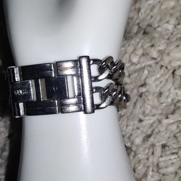 GUESS Women's G75916L Brilliance on Links Silver-Tone Watch with Link Bracelets - Picture 4 of 4